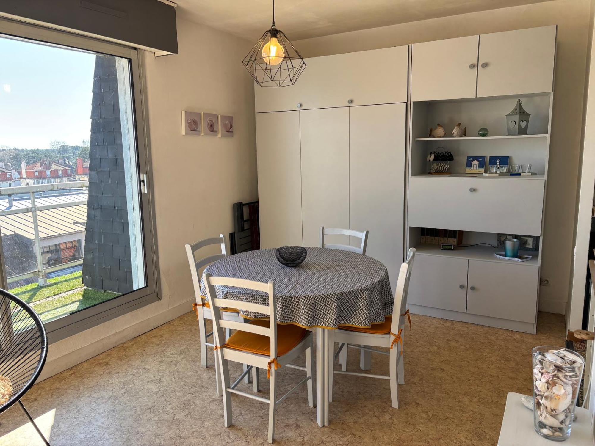 A Cote Du Marche Couverts Appartement